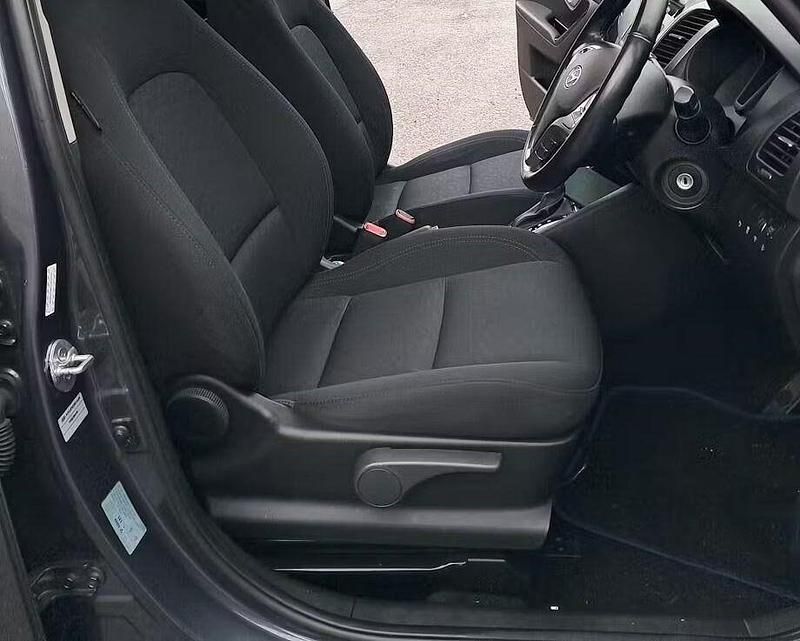 Used Hyundai ix20 Premium 125 HP (91 kW) 2016 Grey Hatchback