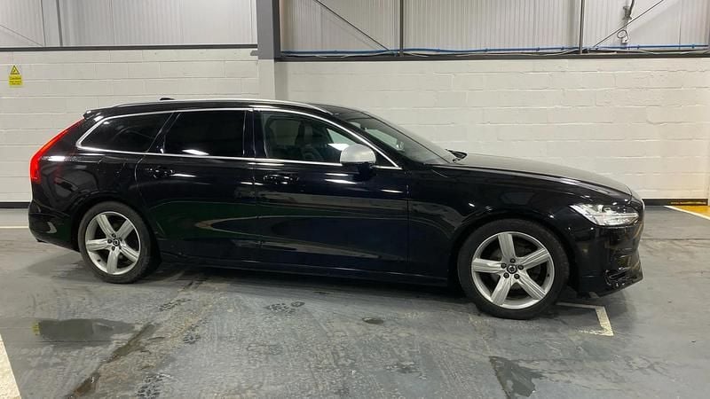 Used Volvo V90 R-Design 190 HP (139 kW) 2018 Black Estate