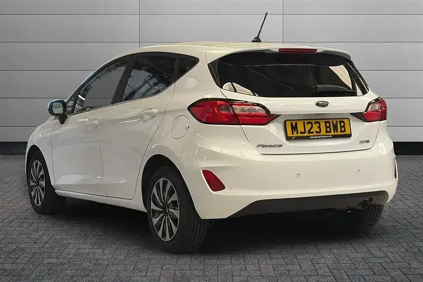 Used Ford Fiesta Titanium 125 HP (91 kW) 2023 Frozen white Hatchback