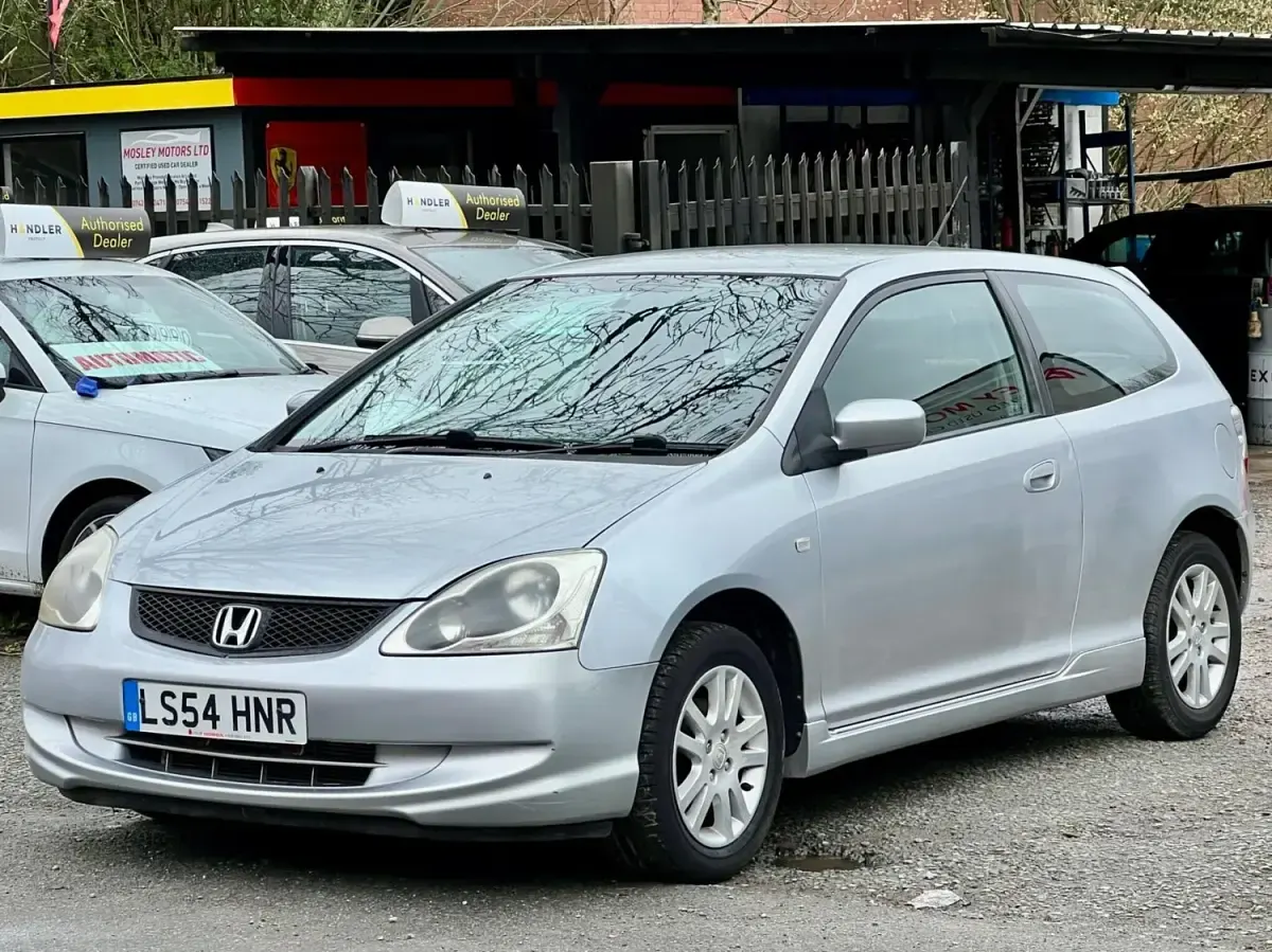 Begagnad Honda Civic SE 110 HK (80 kW) 2004 Silver Halvkombi