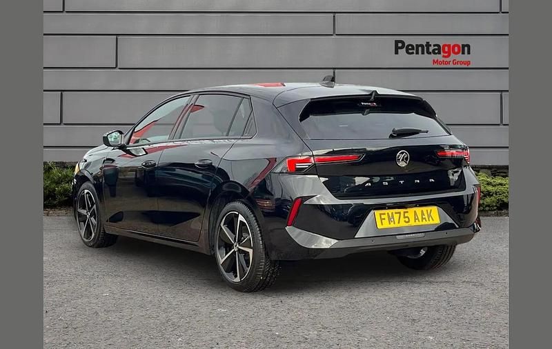 New Vauxhall Astra 128 HP (94 kW) 2026 Black Hatchback