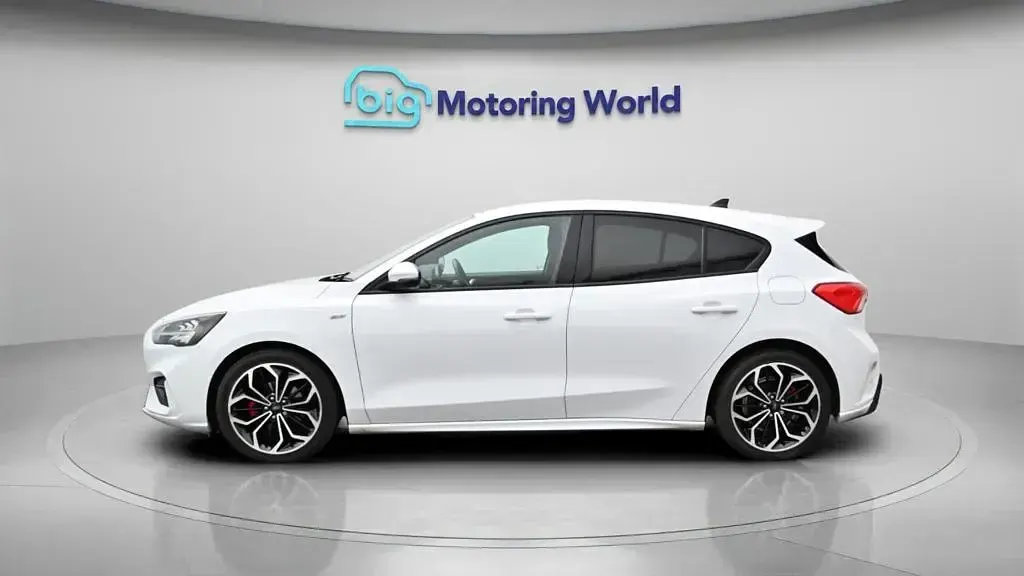 Used Ford Focus ST-Line X 155 HP (114 kW) 2020 White Hatchback