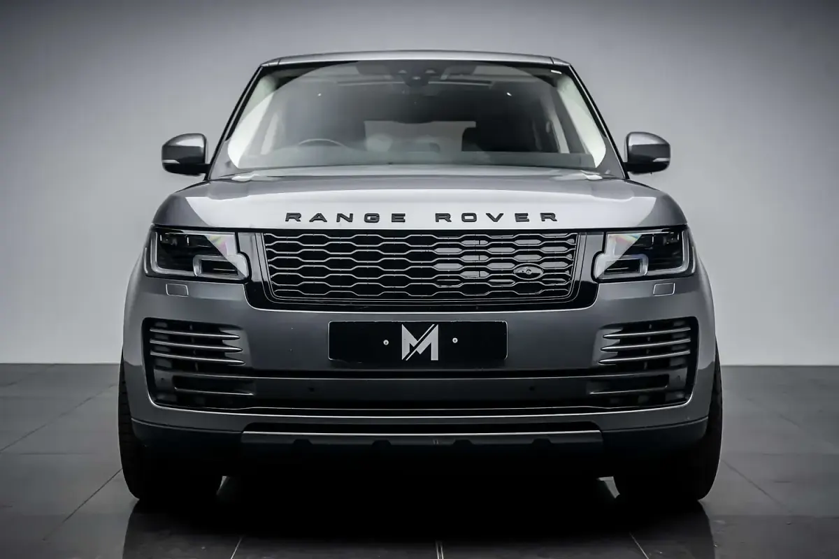 Używany Land Rover Range Rover Vogue 404 KM (297 kW) 2021 Szary SUV