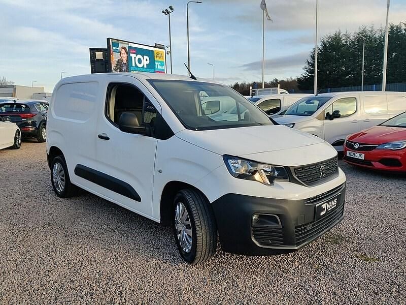 Used Peugeot Partner 130 HP (95 kW) 2020 White MPV