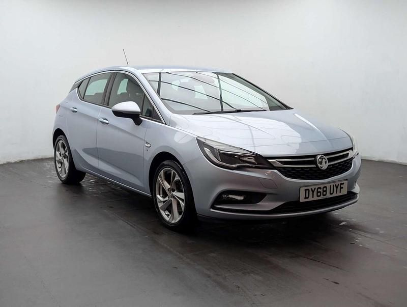 Used Vauxhall Astra SRi 200 HP (147 kW) 2019 Silver Hatchback