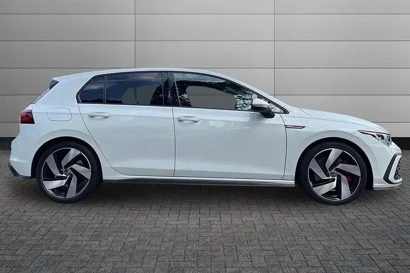 Used VW Golf VIII GTI 245 HP (180 kW) 2023 Pure white Hatchback