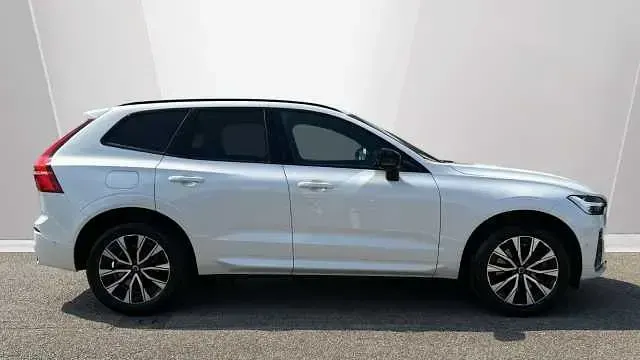 Used Volvo XC60 Plus 247 HP (181 kW) 2024 White SUV