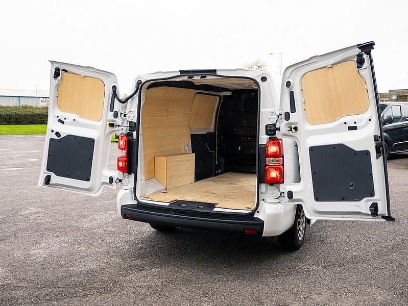 Used Peugeot Expert Premium 100 HP (73 kW) 2023 White Van