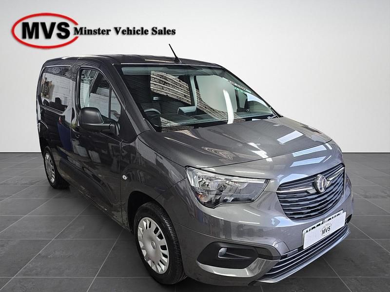 Second-hand Vauxhall Combo Sportive 100 CP (73 kW) 2022 Gri Van
