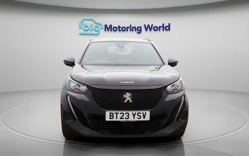 Used Peugeot 2008 Active+ 101 HP (74 kW) 2023 Black SUV
