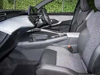 New Peugeot e-3008 Allure 156 kW (213 HP) 2026 Additional metallic  nera black SUV