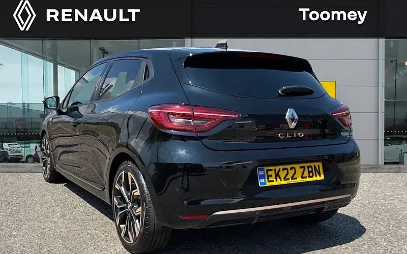 Used Renault Clio SE 140 HP (102 kW) 2022 Black  Hatchback