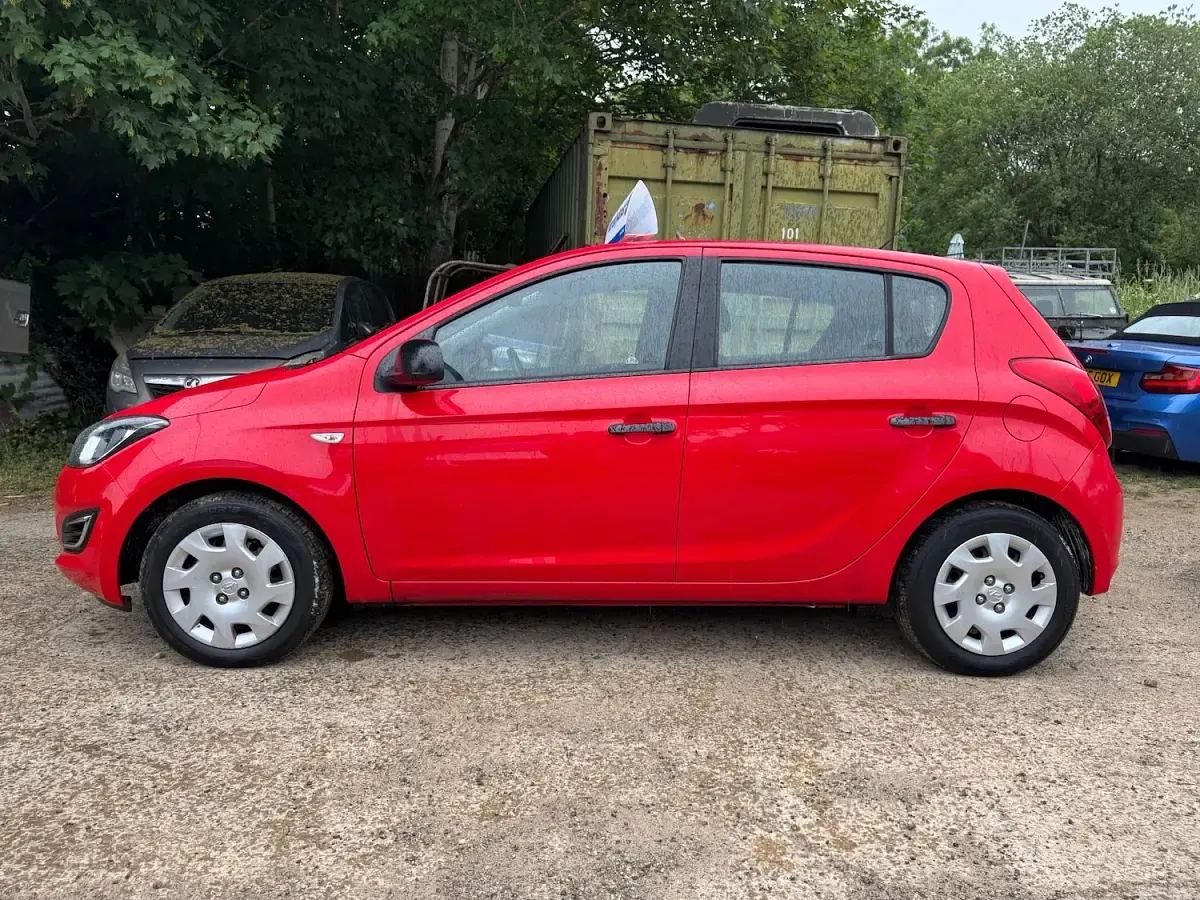 Used Hyundai i20 Classic 2012 Red Hatchback