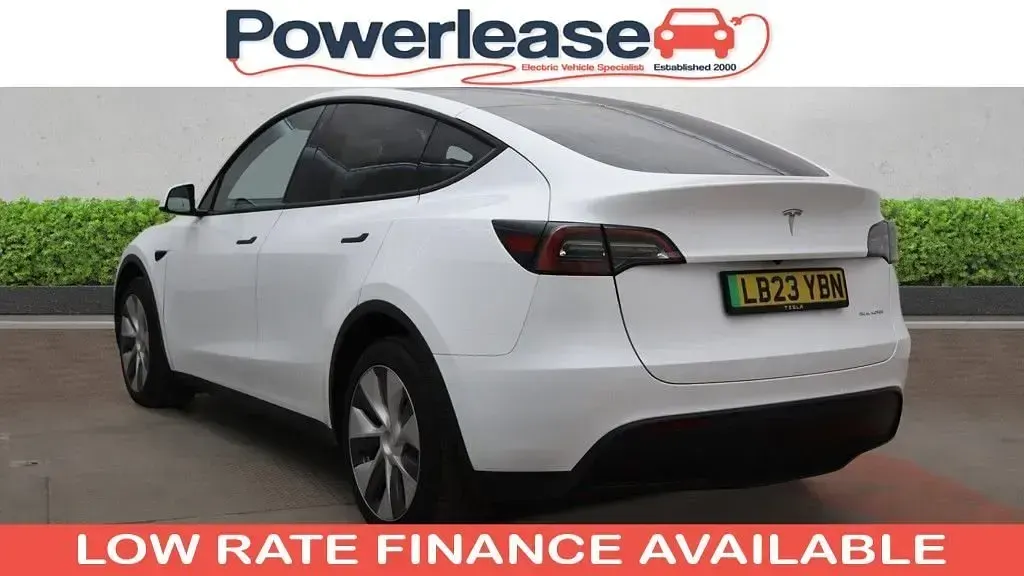 Used Tesla Model Y Long Range AWD 85 kW (116 HP) 2023 White SUV