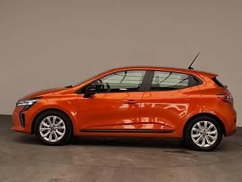 Used Renault Clio V Evolution 143 HP (105 kW) 2025 Orange Hatchback