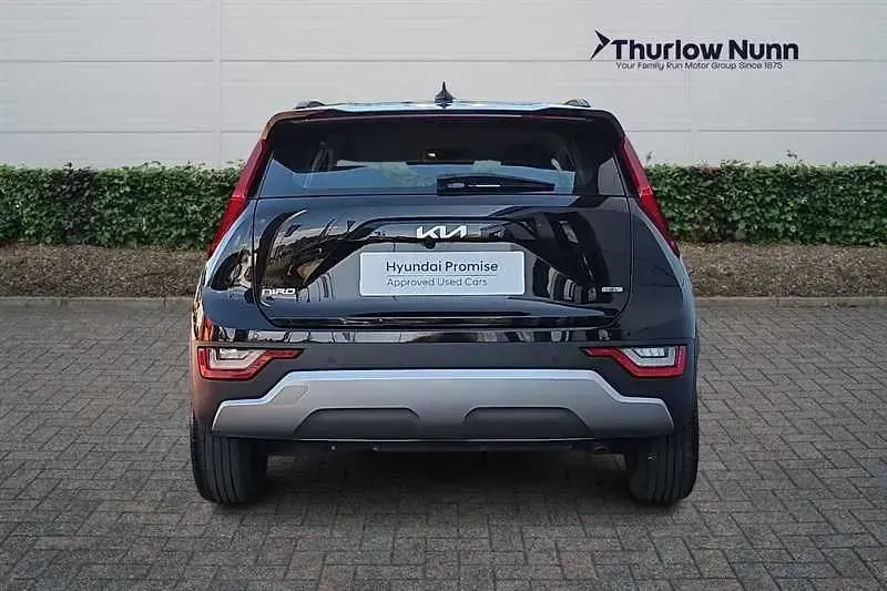 Begagnad Kia Niro 139 HK (102 kW) 2023 Svart SUV