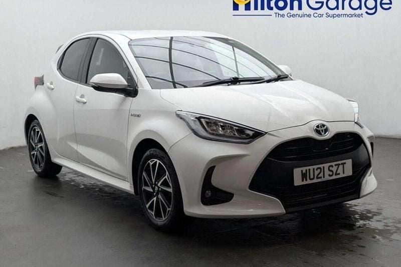 Used Toyota Yaris Hybrid Design 116 HP (85 kW) 2021