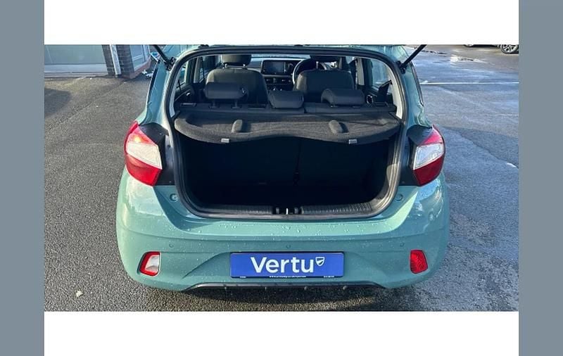 Used Hyundai i10 Advanced 79 HP (58 kW) 2024 Green Hatchback