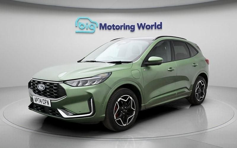 Second-hand Ford Kuga ST-Line X 242 CP (177 kW) 2026 SUV