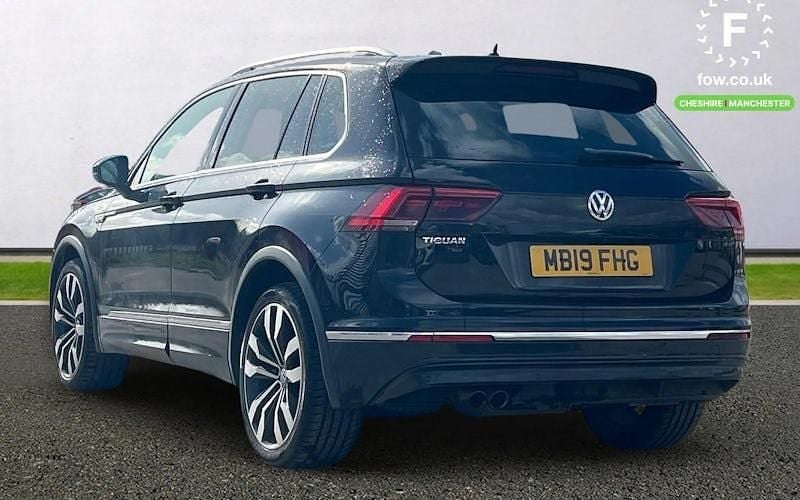 Usado VW Tiguan R-line 150 CV (110 kW) 2019 Negro SUV
