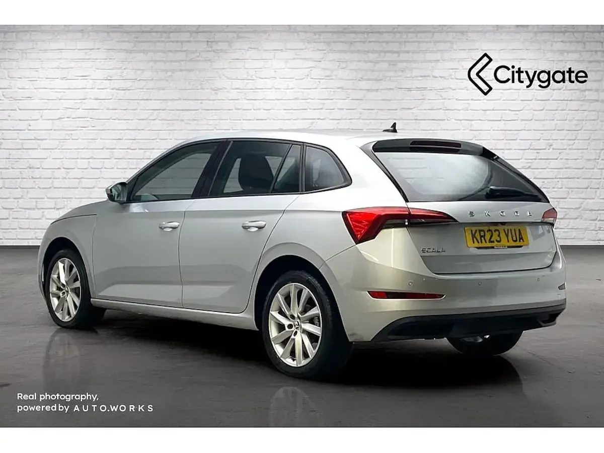 Used Skoda Scala SE L 147 HP (108 kW) 2023 Brilliant silver metallic Hatchback