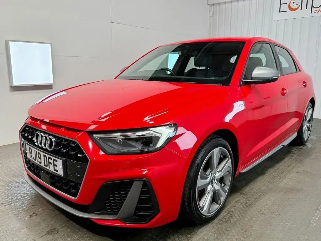 Usado Audi A1 Sportback Competition 200 HP (147 kW) 2019 Vermelho Citadino