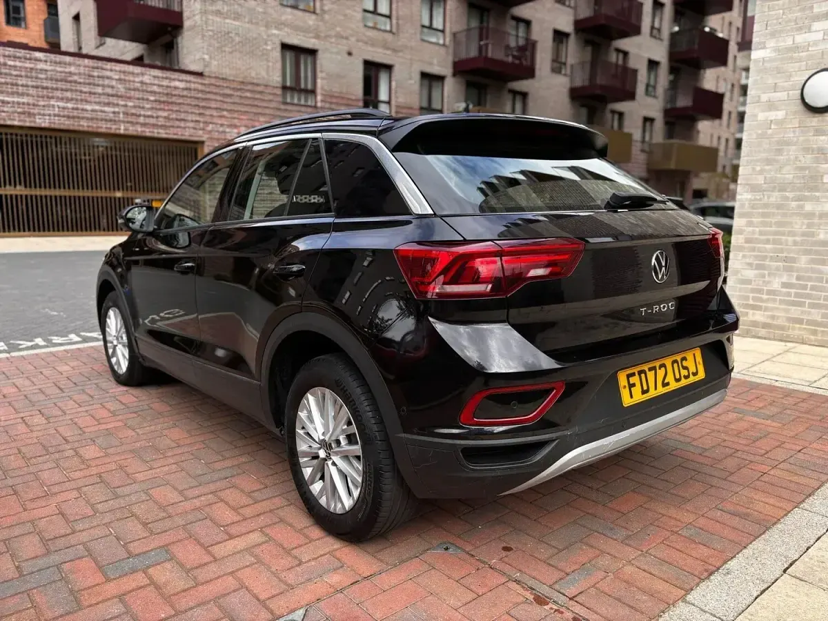 Used VW T-Roc Life 150 HP (110 kW) 2023 Black SUV