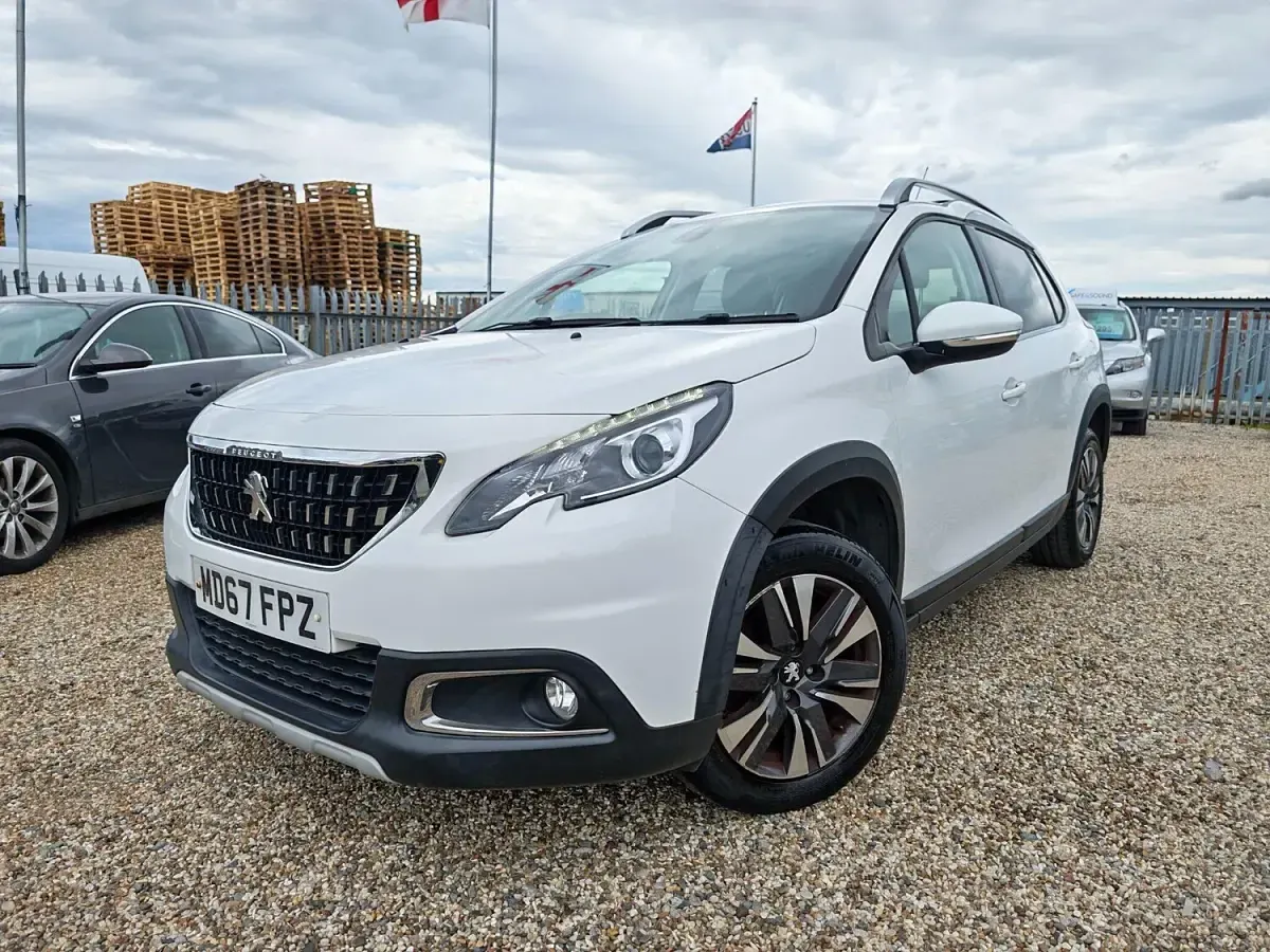 Used Peugeot 2008 Allure 80 HP (58 kW) 2018 White SUV