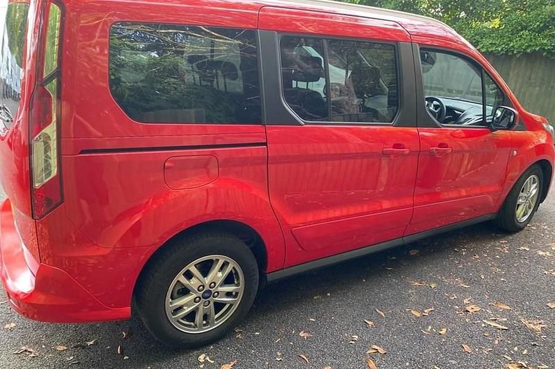 Used Ford Tourneo Titanium 120 HP (88 kW) 2021