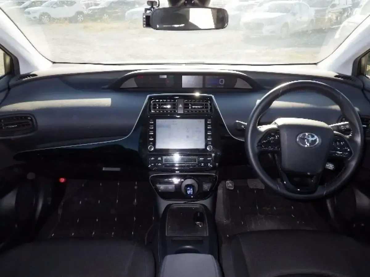 Usado Toyota Prius Active 122 CV (89 kW) 2022 Blanco Utilitario