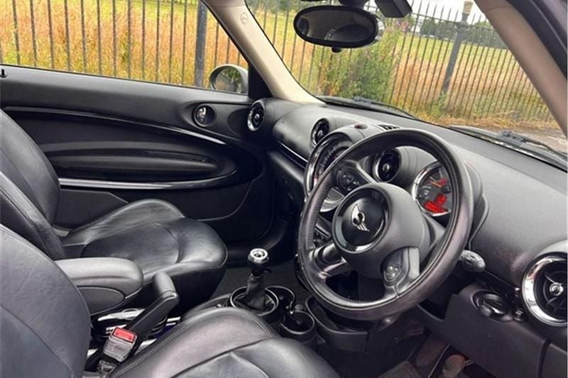 Image 2/4