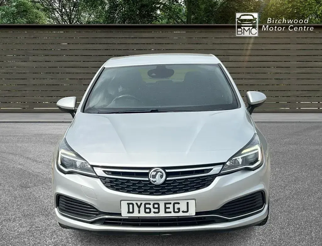Used Vauxhall Astra SRi 150 HP (110 kW) 2019 Silver Hatchback