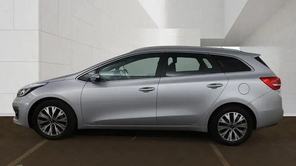 Used Kia Ceed 136 HP (100 kW) 2016 Silver Hatchback