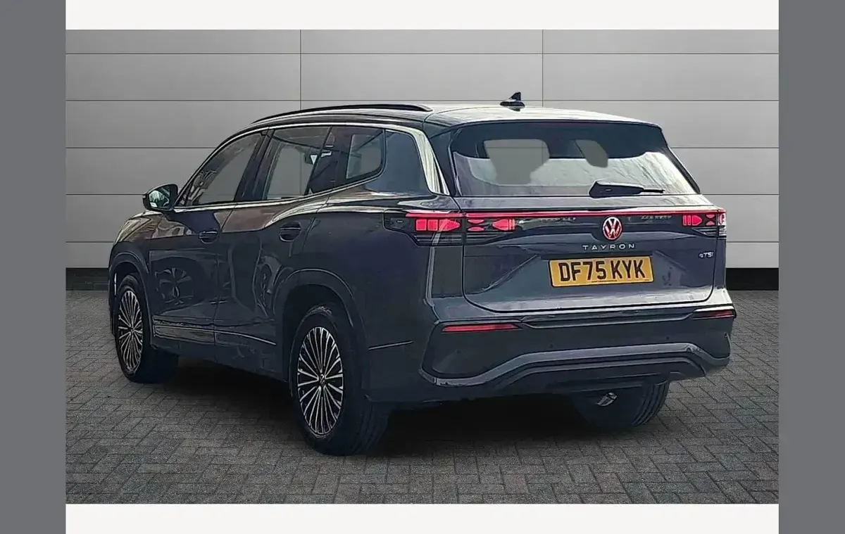 Usado VW Tayron Life 150 HP (110 kW) 2025 Cinzento SUV