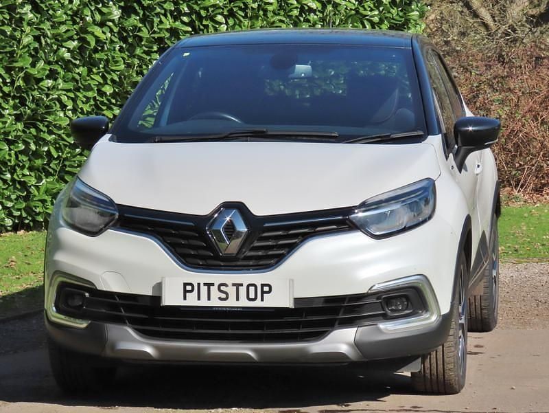 Used Renault Captur Version S 150 HP (110 kW) 2019 White/black SUV