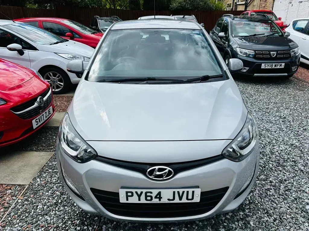 Begagnad Hyundai i20 Active 2015 Silver Halvkombi