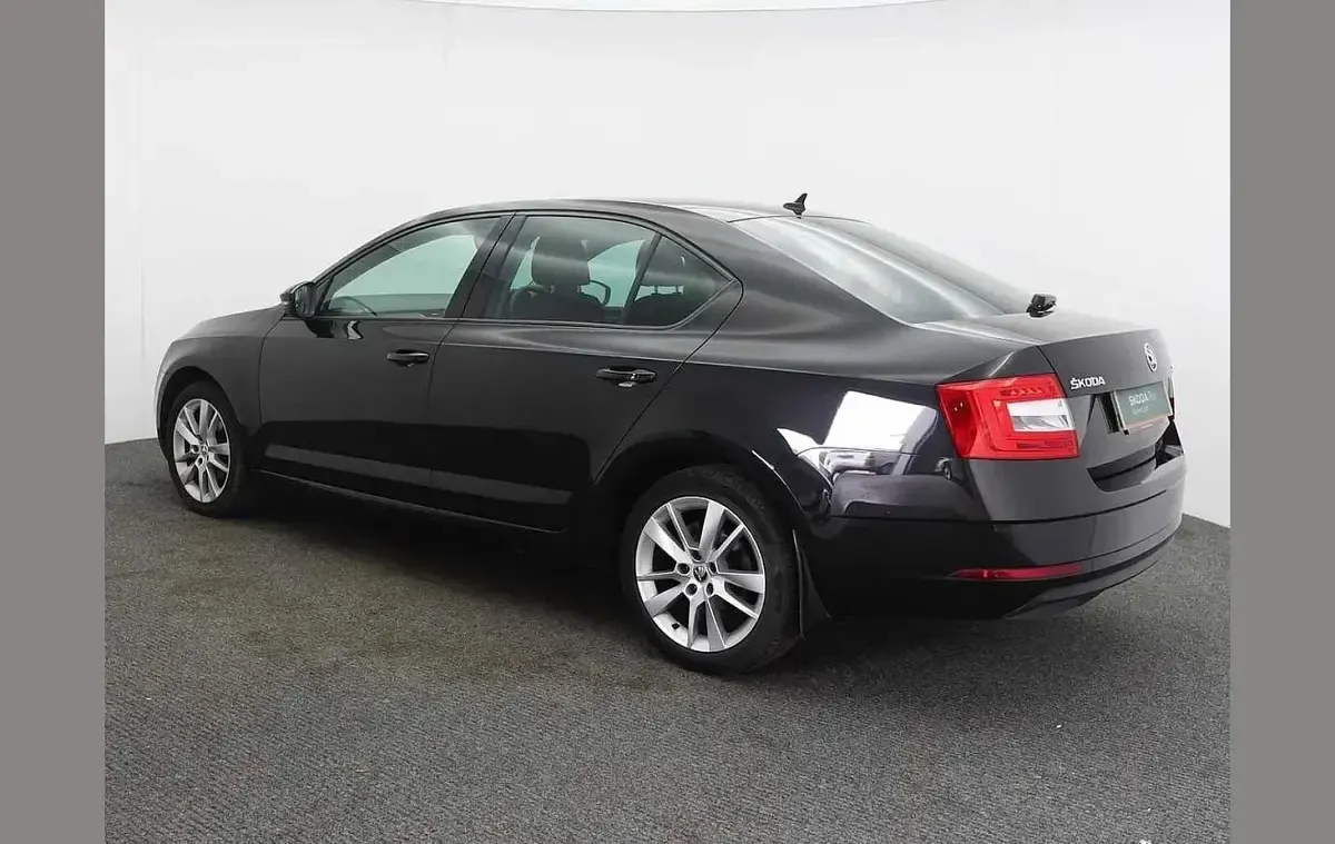 Used Skoda Octavia SE L 147 HP (108 kW) 2019 Black magic pearl effect Hatchback