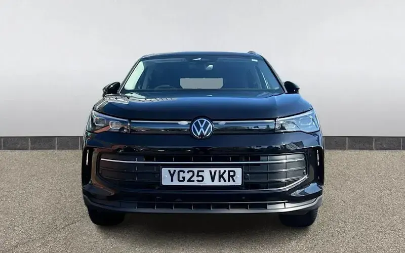 Usado VW Tiguan Match 204 CV (150 kW) 2025 Negro SUV