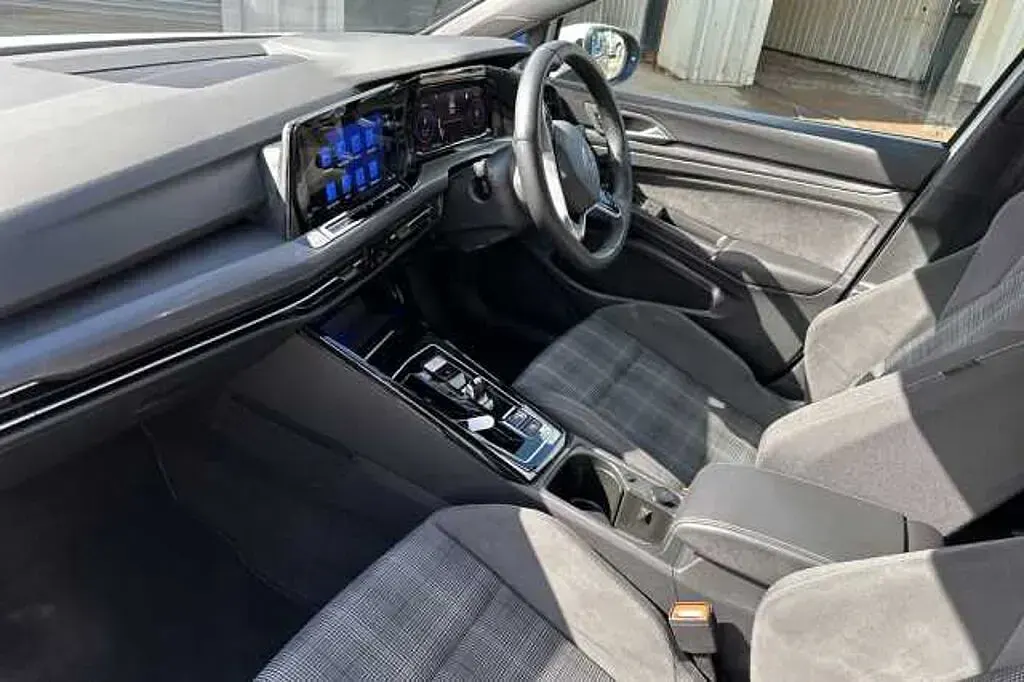 Używany VW Golf VIII 200 KM (147 kW) 2023