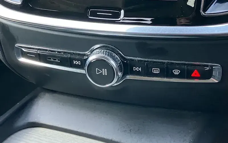Used Volvo V60 Inscription 254 HP (186 kW) 2020 Silver Estate
