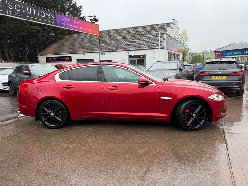 Begagnad Jaguar XF Luxury 2012 Röd Sedan