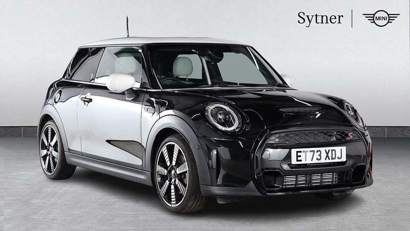 Black Used 2023 Mini Cooper S Exclusive Hatchback | £25,500 (Fair price) - Image 1/4