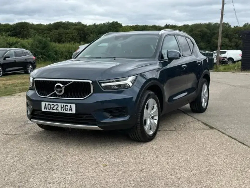 Used Volvo XC40 Momentum 2022 Blue SUV