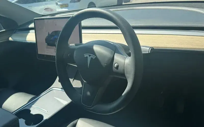 Used Tesla Model Y Long Range AWD 286 kW (389 HP) 2022 Blue SUV