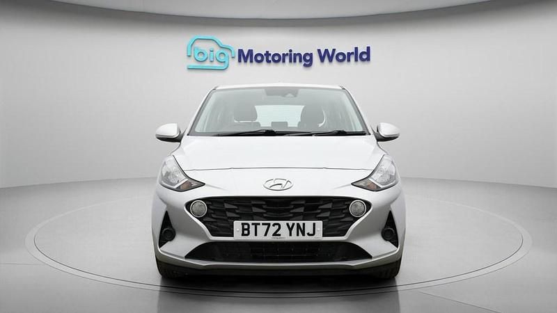 Used Hyundai i10 SE 84 HP (61 kW) 2023 Grey Hatchback