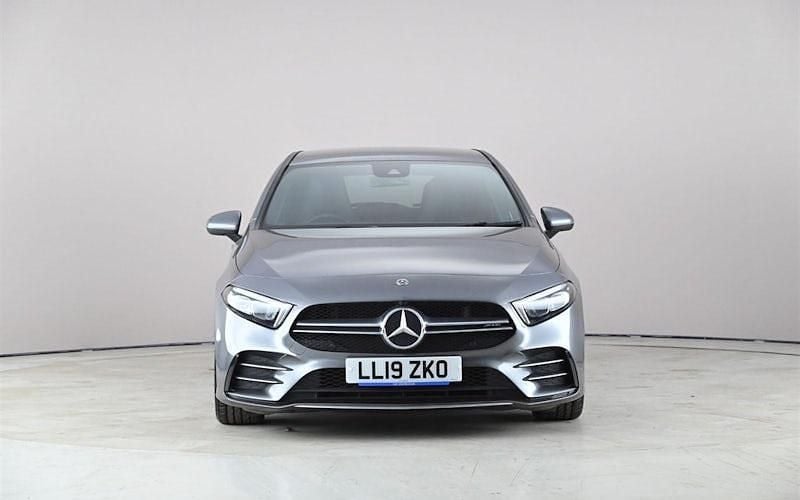 Usado Mercedes A35 AMG AMG 306 HP (225 kW) 2019 Cinzento Citadino
