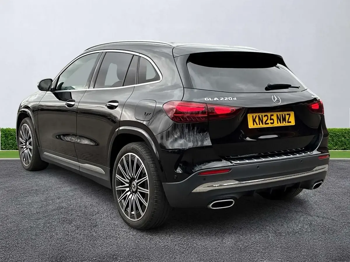 Used Mercedes GLA220 AMG Line Premium Plus 190 HP (139 kW) 2025 Black SUV
