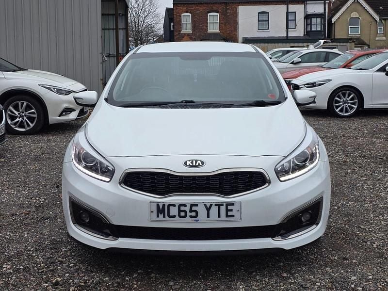 Used Kia Ceed 2016 White Hatchback