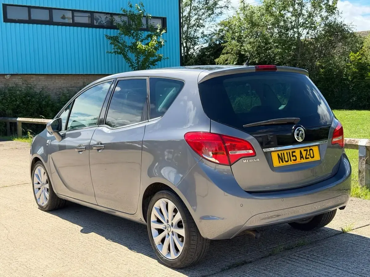 Used Vauxhall Meriva 110 HP (80 kW) 2015 Grey MPV