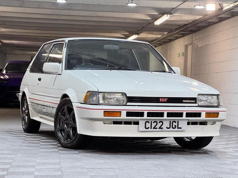 Used Toyota Corolla GT 132 HP (97 kW) 2018 White Hatchback